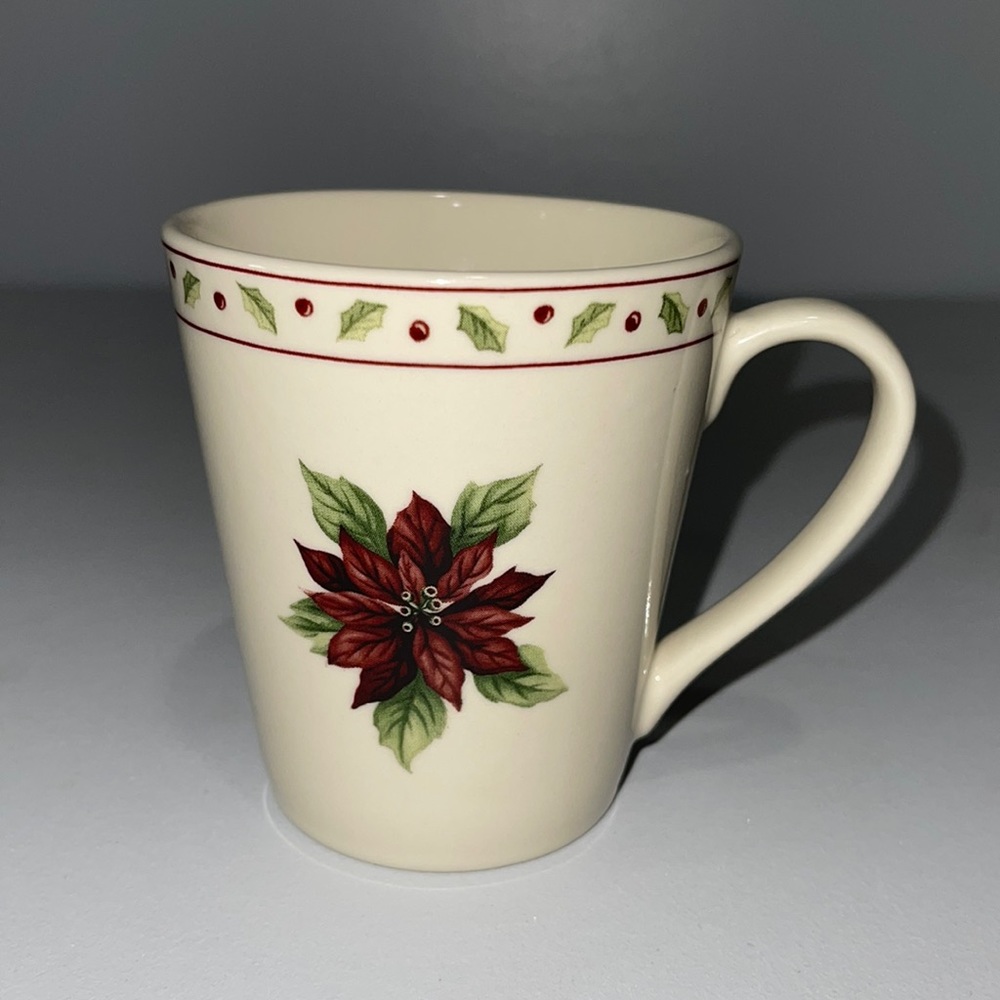 Merry Brite Coffee Mug Cup Christmas Poinsettia Design 12 Oz